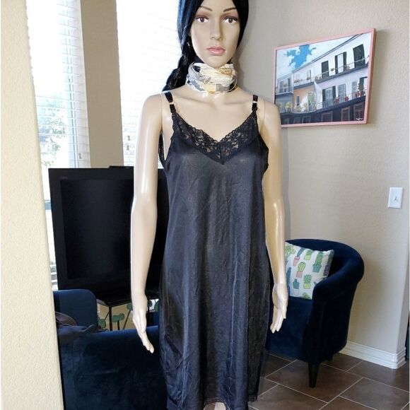 Heavenly shapewear black cami - Picture 2 of 8